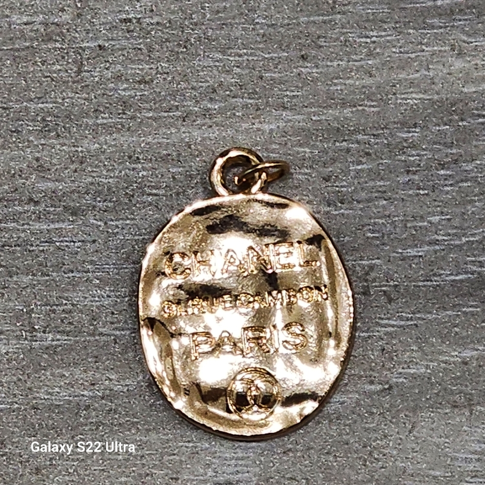 Luxury CC Double Sided Pendant Gold Tone - Picture 6 of 7